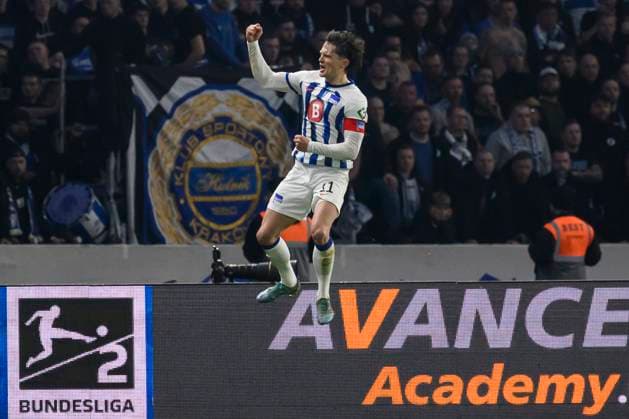 Fabian Reese Hertha BSC, 11 , celebrates his goal, jumps in the air with joy, Hertha BSC 1 FC Magdeburg, 2 Bundesliga, Football, DFB, Season 2023 2024, 22 Matchday, Olympia Stadium Berlin, DFB DFL REGULATIONS PROHIBIT ANY USE OF PHOTOGRAPHS AS IMAGE SEQUENCES AND OR QUASI VIDEO, 16 02 2024, Photo HMB Media Uwe Koch Copyright: HMBxMedia UwexKoch
