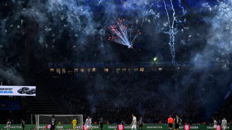 Fireworks under the stadium roof of the Olympiastadion, Hertha BSC 1 FC Magdeburg, 2 Bundesliga, Football, DFB, Season 2023 2024, 22 Matchday, Olympia Stadion Berlin, DFB DFL REGULATIONS PROHIBIT ANY USE OF PHOTOGRAPHS AS IMAGE SEQUENCES AND OR QUASI VIDEO, 16 02 2024, Photo HMB Media Uwe Koch Copyright: HMBxMedia UwexKoch