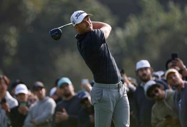 February 16, 2024 Wyndham Clark hits a tee shot during the second round of the Genesis Invitational at Riviera Country Club in Pacific Palisades, CA. CSM Pacific Palisades United States of America - ZUMAc04_ 20240216_zma_c04_158 Copyright: xCharlesxBausx