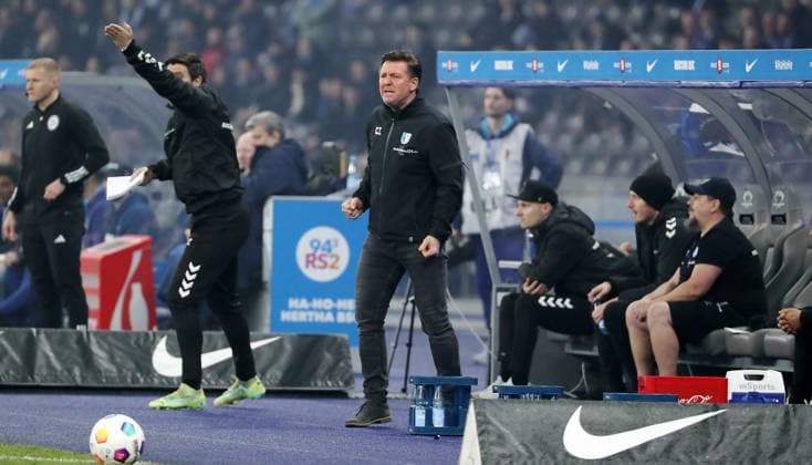 Coach Christian Titz scolds single image cropping action sports soccer soccer DFL 2 Bundesliga men 22 matchday season 2023 2024 16 02 2024 Hertha BSC Berlin vs 1 FC Magdeburg FCM DFL regulations prohibit any use of photographs as image sequences and or quasi video