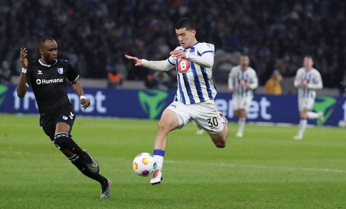 Silas Gnaka, Ibrahim Maza duel Match scene Action Sport Football Soccer DFL 2 Bundesliga Men 22 Matchday Season 2023 2024 16 02 2024 Hertha BSC Berlin vs 1 FC Magdeburg FCM DFL regulations prohibit any use of photographs as image sequences and or quasi video