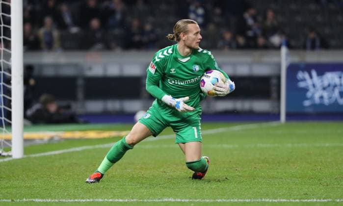Goalkeeper Dominik Reimann single image cropping action sport soccer soccer DFL 2 Bundesliga men 22 matchday season 2023 2024 16 02 2024 Hertha BSC Berlin vs 1 FC Magdeburg FCM DFL regulations prohibit any use of photographs as image sequences and or quasi video