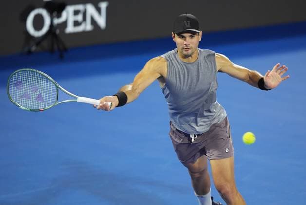 February 16, 2024, Delray Beach, Florida, United States: February, 16 - Delray Beach, FL: Marcos Giron(USA) in action here, defeats Patrick Kypson(USA) during the first round of the 2024 Delray Beach Open at the Delray Beach Tennis Center. Delray Beach United States - ZUMApa3_ 20240216_zap_pa3_014 Copyright: xAndrewxPatronx