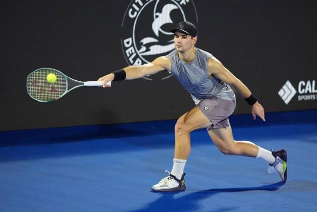 February 16, 2024, Delray Beach, Florida, United States: February, 16 - Delray Beach, FL: Marcos Giron(USA) in action here, defeats Patrick Kypson(USA) during the first round of the 2024 Delray Beach Open at the Delray Beach Tennis Center. Delray Beach United States - ZUMApa3_ 20240216_zap_pa3_019 Copyright: xAndrewxPatronx