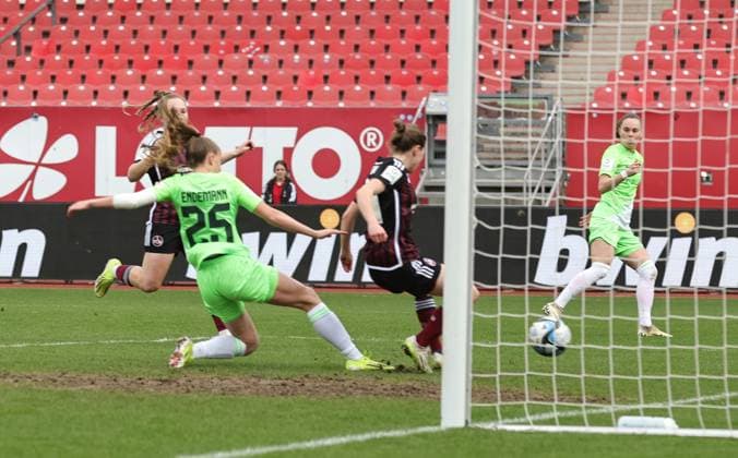 17 02 2024 Soccer Season 2023 2024 1 Women Soccer Bundesliga 14 Matchday 1 FC Nürnberg FCN Club VfL Wolfsburg Sportfoto Zink DaMa xdaxmax Goal Goal Shot to 0 1 Goalscorer Vivien Endemann 25, VfL Wolfsburg vs Nastassja Lein 24, 1 FC Nürnberg FCN