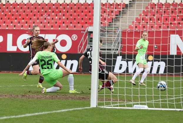 17 02 2024 Soccer Season 2023 2024 1 Women Soccer Bundesliga 14 Matchday 1 FC Nürnberg FCN Club VfL Wolfsburg Sportfoto Zink DaMa xdaxmax Goal Goal Shot to 0 1 Goalscorer Vivien Endemann 25, VfL Wolfsburg vs Nastassja Lein 24, 1 FC Nürnberg FCN