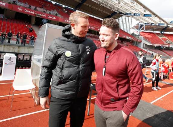 17 02 2024 Soccer Season 2023 2024 1 Womens Soccer Bundesliga 14 Matchday 1 FC Nürnberg FCN Club VfL Wolfsburg Sportfoto Zink DaMa xdaxmax Tommy Stroot Coach VfL Wolfsburg Thomas Oostendorp Coach 1 FC Nürnberg FCN greet each other before the start of the match