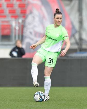 17 02 2024 Soccer Season 2023 2024 1 Women Soccer Bundesliga 14 Matchday 1 FC Nürnberg FCN Club VfL Wolfsburg Sportfoto Zink DaMa xdaxmax Marina Hegering 31, VfL Wolfsburg Crop Single Image
