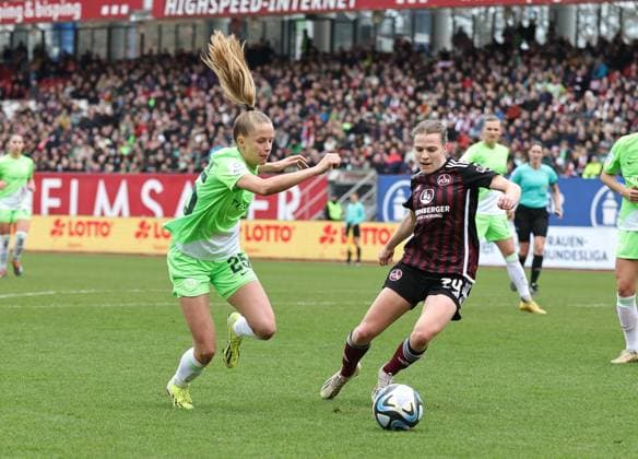 17 02 2024 Soccer Season 2023 2024 1 Women Soccer Bundesliga 14 Matchday 1 FC Nürnberg FCN Club VfL Wolfsburg Sportfoto Zink DaMa xdaxmax Vivien Endemann 25, VfL Wolfsburg Nastassja Lein 24, 1 FC Nürnberg FCN