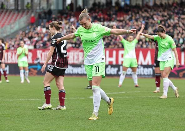 17 02 2024 Soccer Season 2023 2024 1 Women Soccer Bundesliga 14 Matchday 1 FC Nürnberg FCN Club VfL Wolfsburg Sportfoto Zink DaMa xdaxmax Jubel Freude Torjubel nach Tor zum 1 4 Alexandra Popp 11, VfL Wolfsburg jubelt freue sich Torschütze Alexandra Popp 11, VfL Wolfsburg