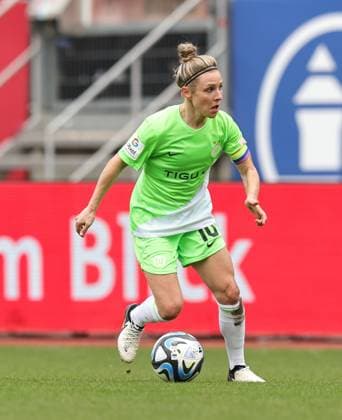 17 02 2024 Soccer Season 2023 2024 1 Women Soccer Bundesliga 14 Matchday 1 FC Nürnberg FCN Club VfL Wolfsburg Sportfoto Zink DaMa xdaxmax Svenja Huth 10, VfL Wolfsburg Cropped single image