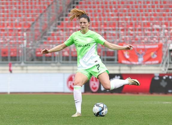 17 02 2024 Soccer Season 2023 2024 1 Women Soccer Bundesliga 14 Matchday 1 FC Nürnberg FCN Club VfL Wolfsburg Sportfoto Zink DaMa xdaxmax Chantal Hagel 7, VfL Wolfsburg