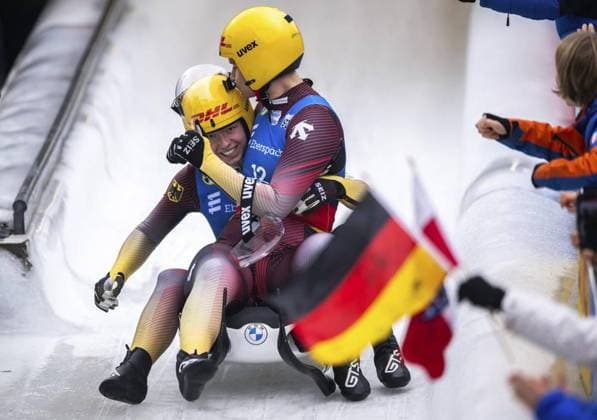 Bilder des Jahres 2024, Sport 02 Feburar Sport Themen der Woche KW07 Sport Bilder des Tages EBERSPÄCHER LUGE WORLD CUP 2023-2024 ** NUR FÜR REDAKTIONELLE ZWECKE ** EDITORIAL USE ONLY **<p>17 02 2024-Oberhof: EBERSPÄCHER Luge World Cup 2023 2024 Rennrodelbahn Oberhof Doppelsitzer Frauen im Foto: Dajana Eitberger Saskia Schirmer 12 (GER) jubeln im Ziel ( Deutschland Thueringen Oberhof Copyright: SaschaxFromm *** EBERSPÄCHER LUGE WORLD CUP 2023 2024 FOR EDITORIAL PURPOSES ONLY EDITORIAL USE ONLY p 17 02 2024 Oberhof EBERSPÄCHER Luge World Cup 2023 2024 Luge track Oberhof doubles women in photo Dajana Eitberger Saskia Schirmer 12 GER cheering at the finish line Germany Thuringia Oberhof Copyright SaschaxFromm Copyright: SaschaxFromm doc7u6j92nh1p01lkojg92n ,EDITORIAL USE ONLY