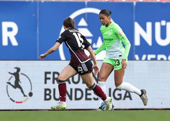 17 02 2024 Soccer Season 2023 2024 1 Womens Soccer Bundesliga 14 Matchday 1 FC Nürnberg FCN Club VfL Wolfsburg Sportfoto Zink DaMa xdaxmax Rebekka Salfelder 15, 1 FC Nürnberg FCN Sveindis Jonsdottir 23, VfL Wolfsburg