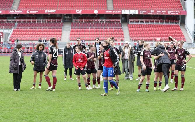 17 02 2024 Soccer Season 2023 2024 1 Womens Soccer Bundesliga 14 Matchday 1 FC Nuremberg FCN Club VfL Wolfsburg Sportfoto Zink DaMa xdaxmax Team Team of FCN disappointed Disappointment after the end of the match at Clubfan Clubfans FCN Fans Fans Fans