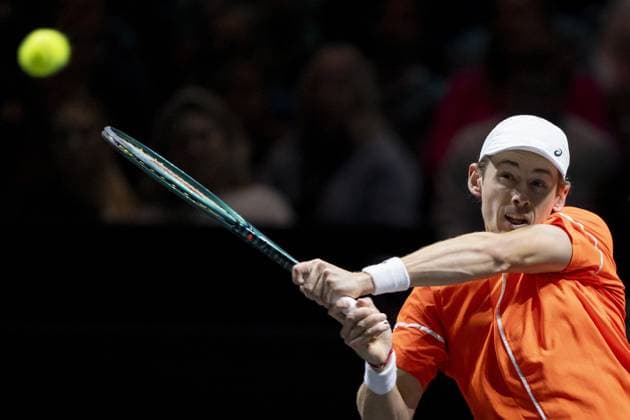ROTTERDAM - Alex de Minaur (Australia) in action against Grigor Dimitrov (Bulgaria) during the first semi-final on the sixth day of the ABN AMRO Open tennis tournament in Ahoy. ANP SANDER KONING ABN AMRO Open 2024 xVIxANPxSportx xxANPxIVx 491324978 originalFilename: 491324978.jpg