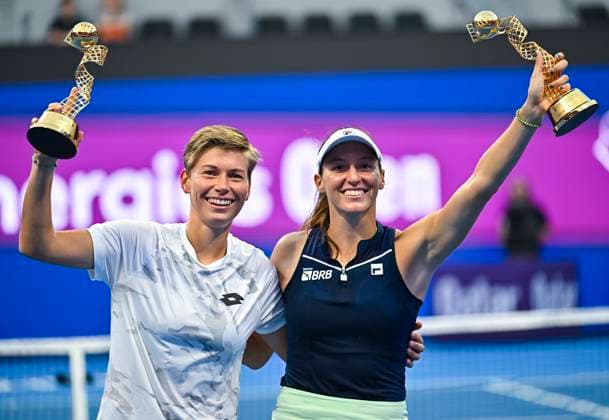 Qatar TotalEnergies Open - Final Demi Schuurs from the Netherlands and Luisa Stefani of Brazil are posing with their trophy after winning the doubles final match against Caroline Dolehide and Desirae Krawczyk of the US at the WTA, Tennis Damen 1000-Qatar TotalEnergies Open tennis tournament at the Khalifa International Tennis Complex in Doha, Qatar, on February 17, 2024. DOHA Qatar  Copyright: xNoushadxThekkayilx originalFilename:varittyakkal-qatartot240217_npynB.jpg