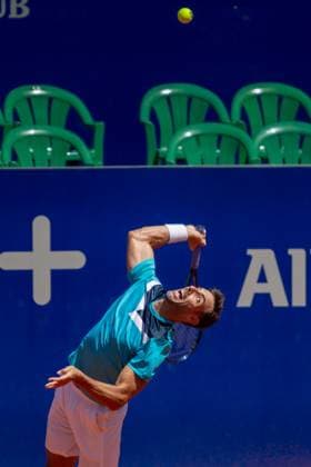 ATP 250 IEB ARGENTINA OPEN Marcel Granollers ESP serves during the semifinal doubles match of the IEB Argentina Open played between Marcel Granollers ESP and Horacio Zeballos ARG vs Marcelo Melo BRA Matwe Middelkoop NED at the Guillermo Vilas Stadium of the Lawn Tennis Club of the Autonomous City of Buenos Aires, Argentina February 17, 2024 Ciudad Autonoma de Buenos Aires Argentina Copyright: xSantiagoxGomezxRocax
