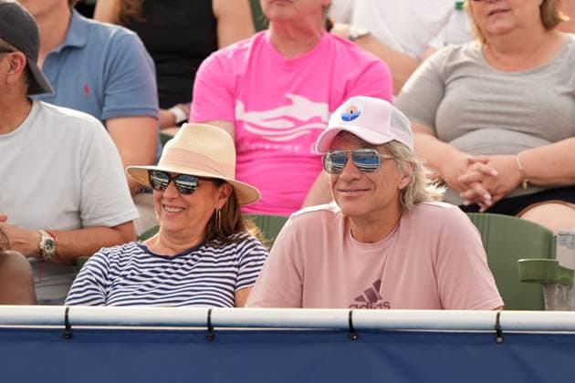 DELRAY BEACH, FL - FEBRUARY 17: Rockstar Jon Bon Jovi in attendance for the semi-finals of the 2024 Delray Beach Open on February 17, 2024, at the Delray Beach Tennis Center in Delray Beach, FL. (Photo by Andrew Patron Icon Sportswire) TENNIS: FEB 17 Delray Beach Open EDITORIAL USE ONLY Icon2402177577
