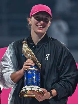 Qatar TotalEnergies Open - Day 7 Iga Swiatek of Poland is posing with the trophy after winning the WTA, Tennis Damen 1000-Qatar TotalEnergies Open tennis tournament final against Elena Rybakina of Kazakhstan at the Khalifa International Tennis Complex in Doha, Qatar, on February 17, 2024. DOHA Qatar  Copyright: xNoushadxThekkayilx originalFilename:varittyakkal-qatartot240218_npjwX.jpg