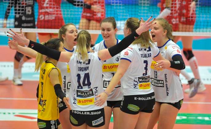 17 02 2024, Suhl is happy about a point, center jelena Delic, volleyball, 1 Bundesliag, intermediate round, Dresdner SC VfB Suhl 3 2, Dresden