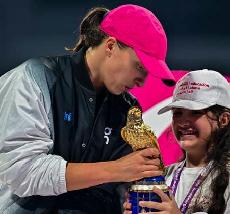 Qatar TotalEnergies Open - Day 7 Iga Swiatek of Poland is posing with the trophy after winning the WTA, Tennis Damen 1000-Qatar TotalEnergies Open tennis tournament final against Elena Rybakina of Kazakhstan at the Khalifa International Tennis Complex in Doha, Qatar, on February 17, 2024. DOHA Qatar  Copyright: xNoushadxThekkayilx originalFilename:varittyakkal-qatartot240218_npjBr.jpg
