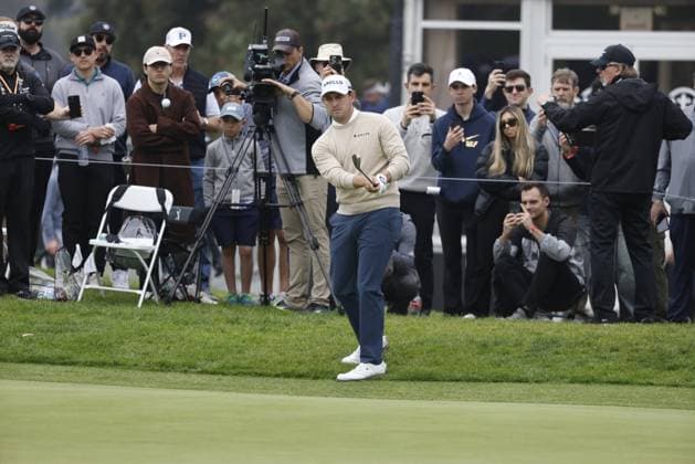 February 17, 2024 Patrick Cantlay hits a shot during the third round of the Genesis Invitational at Riviera Country Club in Pacific Palisades, CA. CSM Pacific Palisades United States of America - ZUMAc04_ 20240217_zma_c04_220 Copyright: xCharlesxBausx