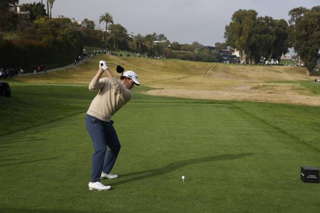 February 17, 2024 Patrick Cantlay hits a shot during the third round of the Genesis Invitational at Riviera Country Club in Pacific Palisades, CA. CSM Pacific Palisades United States of America - ZUMAc04_ 20240217_zma_c04_268 Copyright: xCharlesxBausx