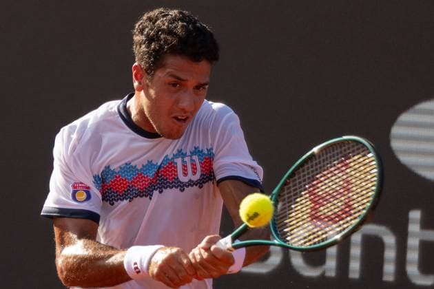 (240218) -- RIO DE JANEIRO, Feb. 18, 2024 -- Mateus Alves of Brazil hits a return to Mariano Navone of Argentina during the 1st round qualifying at the 2024 ATP500 Rio Open at Jockey Club Brasileiro in Rio de Janeiro, Brazil, Feb. 17, 2024. ) (SP)BRAZIL-RIO DE JANEIRO-TENNIS-ATP500-RIO OPEN WangxTiancong 