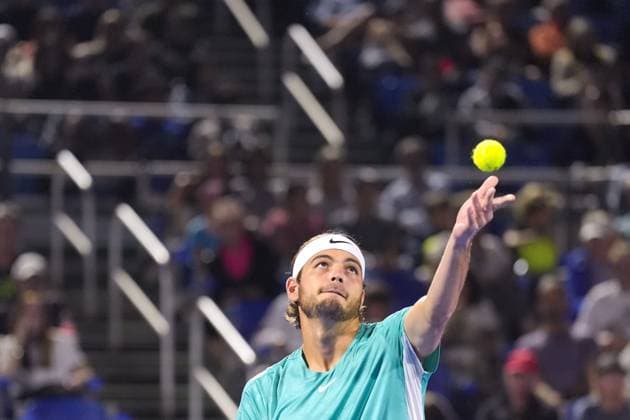 February 17, 2024, Delray Beach, Florida, United States: DELRAY BEACH, FL - FEBRUARY 17: Taylor Fritz (USA) in action during the semi-finals of the 2024 Delray Beach Open on February 17, 2024, at the Delray Beach Tennis Center in Delray Beach, FL. Delray Beach United States - ZUMApa3_ 0414747331st Copyright: xAndrewxPatronx