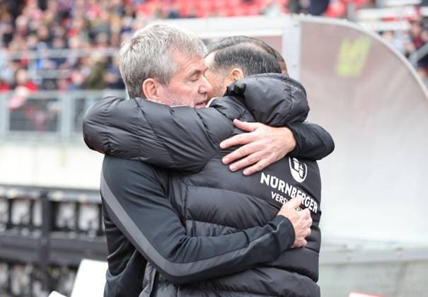 18 02 2024 Soccer Season 2023 2024 2 Soccer Bundesliga 22 Matchday 1 FC Nürnberg FCN Club 1 FC Kaiserslautern FCK Roten Teufel Sportfoto Zink DaMa xdaxmax DFL regulations prohibit any use of photographs as image sequences and or quasi video only for editorial use Friedhelm Funkel Trainer 1 FC Kaiserslautern FCK Cristian Fiel Trainer 1 FC Nürnberg FCN klatschen ab