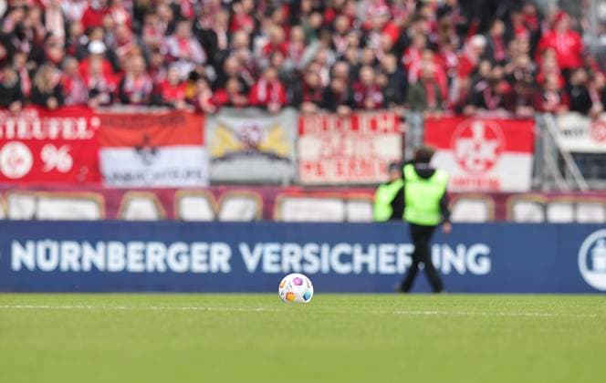 18 02 2024 Soccer Season 2023 2024 2 Soccer Bundesliga 22 Matchday 1 FC Nürnberg FCN Club 1 FC Kaiserslautern FCK Roten Teufel Sportfoto Zink DaMa xdaxmax DFL regulations prohibit any use of photographs as image sequences and or quasi video only for editorial use Symbolbild Symbolfoto Feature Impression Spielball lies lonely without teams Teams on Spielld after the players have left the pitch