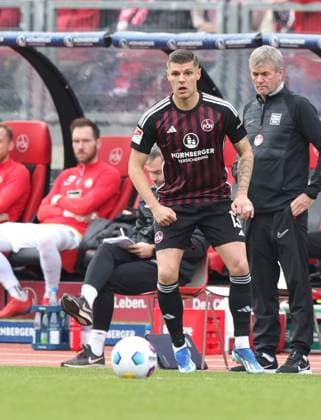 18 02 2024 Soccer Season 2023 2024 2 Soccer Bundesliga 22 Matchday 1 FC Nürnberg FCN Club 1 FC Kaiserslautern FCK Roten Teufel Sportfoto Zink DaMa xdaxmax DFL regulations prohibit any use of photographs as image sequences and or quasi video only for editorial use Erik Wekesser 13, 1 FC Nürnberg FCN