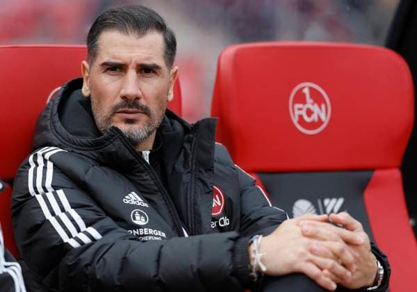 Picture from left Coach Cristian Fiel 1 FC Nuernberg 18 02 2024, Football, 2 Bundesliga, 1 FC Nuernberg 1 FC Kaiserslautern, GER, Nuernberg, Max Morlock Stadion DFL REGULATIONS PROHIBIT ANY USE OF PHOTOGRAPHS AS IMAGE SEQUENCES AND OR QUASI VIDEO Copyright: HMBxMedia xHeikoxBecker