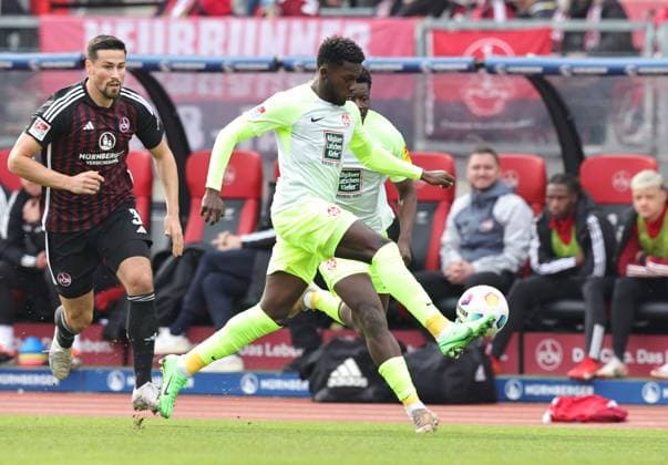 18 02 2024 Soccer Season 2023 2024 2 Soccer Bundesliga 22 Matchday 1 FC Nürnberg FCN Club 1 FC Kaiserslautern FCK Roten Teufel Sportfoto Zink DaMa xdaxmax DFL regulations prohibit any use of photographs as image sequences and or quasi video only for editorial use Richmond Tachie 29, 1 FC Kaiserslautern FCK