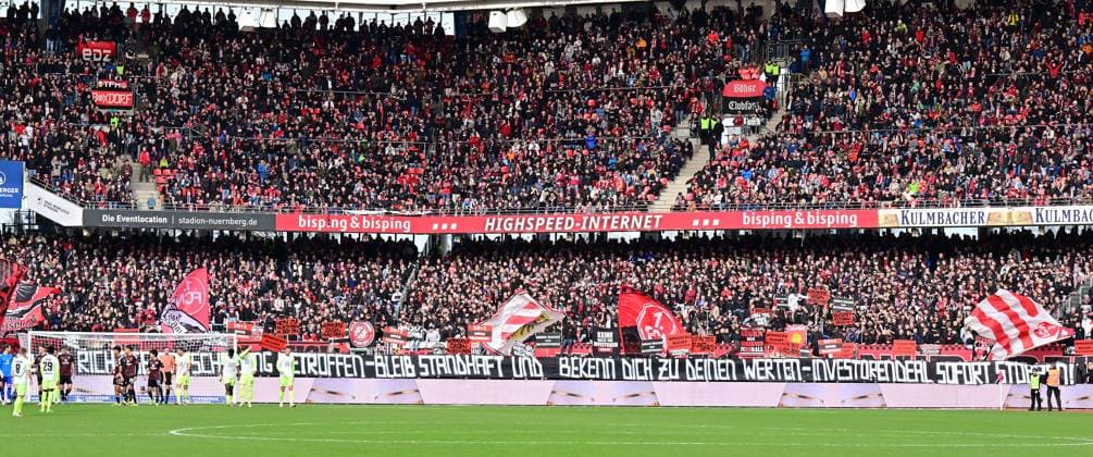 18 02 2024 Soccer season 2023 2024 2 Soccer Bundesliga 22 Matchday 1 FC Nürnberg FCN Club 1 FC Kaiserslautern FCK Roten Teufel Sportfoto Zink xwoxzix DFL regulations prohibit any use of photographs as image sequences and or quasi video only for editorial use Protest Fan protest against investors Clubfans in the interior banner Banner interruption interruption game interruption