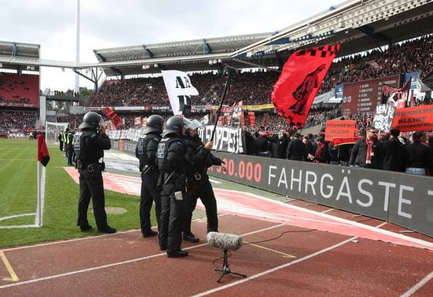 18 02 2024 Soccer Season 2023 2024 2 Soccer Bundesliga 22 Matchday 1 FC Nürnberg FCN Club 1 FC Kaiserslautern FCK Roten Teufel Sportfoto Zink DaMa xdaxmax DFL regulations prohibit any use of photographs as image sequences and or quasi video only for editorial use Clubfan Clubfans FCN Fans Fans protest in the interior during the game with banners banners signs and flags against the DFL and the planned investor entry observed by the police
