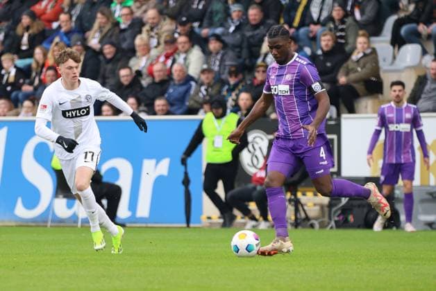 18 02 2024, Football, Men, 2 Bundesliga , 22 Matchday, Season 2023 2024, SV 07 Elversberg VfL Osnabrück, Paul Wanner SV 07 Elversberg , Maxwell Gyamfi VfL Osnabrück Elversberg Ursapharm Arena an der Kaiserlinde Saarland Germany EN