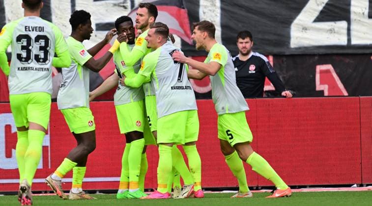 18 02 2024 Soccer season 2023 2024 2 Soccer Bundesliga 22 Matchday 1 FC Nürnberg FCN Club 1 FC Kaiserslautern FCK Roten Teufel Sportfoto Zink xwoxzix DFL regulations prohibit any use of photographs as image sequences and or quasi video only for editorial use Torjubel Jubel nach Treffer Torschuß zum 0 1 durch Richmond Tachie 29, 1 FC Kaiserslautern FCK