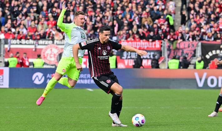 18 02 2024 Soccer season 2023 2024 2 Soccer Bundesliga 22 Matchday 1 FC Nürnberg FCN Club 1 FC Kaiserslautern FCK Roten Teufel Sportfoto Zink xwoxzix DFL regulations prohibit any use of photographs as image sequences and or quasi video only for editorial use Marlon Ritter 7, 1 FC Kaiserslautern FCK Ahmet Gürleyen Guerleyen 3, 1 FC Nürnberg FCN