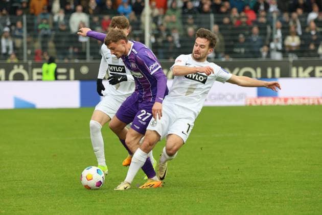 18 02 2024, Football, Men, 2 Bundesliga , 22 Matchday, Season 2023 2024, SV 07 Elversberg VfL Osnabrück, Paul Wanner SV 07 Elversberg , Manuel Feil SV 07 Elversberg , Michael Cuisance VfL Osnabrück Elversberg Ursapharm Arena an der Kaiserlinde Saarland Germany EN