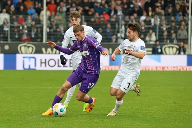 18 02 2024, Football, Men, 2 Bundesliga , 22 Matchday, Season 2023 2024, SV 07 Elversberg VfL Osnabrück,Paul Wanner SV 07 Elversberg , Manuel Feil SV 07 Elversberg , Michael Cuisance VfL Osnabrück Elversberg Ursapharm Arena an der Kaiserlinde Saarland Germany EN