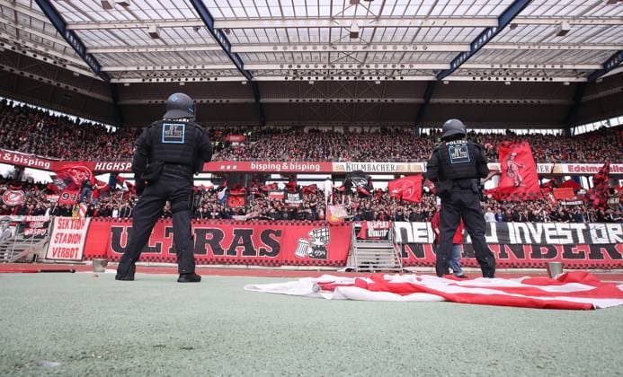 18 02 2024 Soccer Season 2023 2024 2 Soccer Bundesliga 22 Matchday 1 FC Nürnberg FCN Club 1 FC Kaiserslautern FCK Roten Teufel Sportfoto Zink DaMa xdaxmax DFL regulations prohibit any use of photographs as image sequences and or quasi video only for editorial use Symbolbild Symbolfoto Feature Impression Police standing in the stadium in front of the home block in the Nordkurve in front of the Clubfan Clubfans FCN Fans Fans