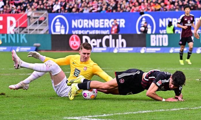 18 02 2024 Soccer Season 2023 2024 2 Soccer Bundesliga 22 Matchday 1 FC Nürnberg FCN Club 1 FC Kaiserslautern FCK Roten Teufel Sportfoto Zink xwoxzix DFL regulations prohibit any use of photographs as image sequences and or quasi video only for editorial use Can Yilmaz Uzun 42, 1 FC Nürnberg FCN Julian Krahl 18, 1 FC Kaiserslautern FCK