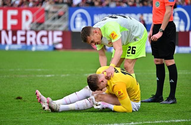18 02 2024 Soccer Season 2023 2024 2 Soccer Bundesliga 22 Matchday 1 FC Nürnberg FCN Club 1 FC Kaiserslautern FCK Roten Teufel Sportfoto Zink xwoxzix DFL regulations prohibit any use of photographs as image sequences and or quasi video only for editorial use Jean Zimmer 8, 1 FC Kaiserslautern FCK battered on the ground Filip Kaloc 26, 1 FC Kaiserslautern FCK ä bei ihm