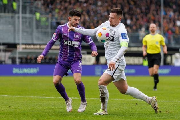 Luca Schnellbacher SV 07 Elversberg in duel with Athanasios Androutsos VFL Osnabrueck , SV Elversberg vs VFL Osnabrueck, Soccer, 2 Bundesliga, Matchday 20, Season 2023 2024, 18 02 2024 SV Elversberg vs VFL Osnabrueck, Soccer, 2 Bundesliga, Matchday 20, Season 2023 2024, 18 02 2024 Elversberg Copyright: xEibner-Pressefoto AlexanderxNeisx EP_ANS