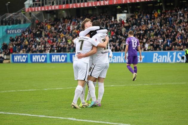 18 02 2024, Soccer, Men, 2 Bundesliga , 22 Matchday, Season 2023 2024, SV 07 Elversberg VfL Osnabrück, Goal celebration to 2 0, Scorer Hugo Vandermersch SV 07 Elversberg Elversberg Ursapharm Arena an der Kaiserlinde Saarland Germany EN