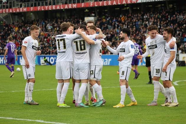 18 02 2024, Soccer, Men, 2 Bundesliga , 22 Matchday, Season 2023 2024, SV 07 Elversberg VfL Osnabrück, Goal celebration to 2 0, Scorer Hugo Vandermersch SV 07 Elversberg Elversberg Ursapharm Arena an der Kaiserlinde Saarland Germany EN