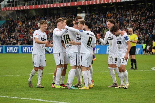 18 02 2024, Soccer, Men, 2 Bundesliga , 22 Matchday, Season 2023 2024, SV 07 Elversberg VfL Osnabrück, Goal celebration to 2 0, Scorer Hugo Vandermersch SV 07 Elversberg Elversberg Ursapharm Arena an der Kaiserlinde Saarland Germany EN
