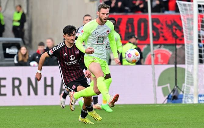 18 02 2024 Soccer Season 2023 2024 2 Soccer Bundesliga 22 Matchday 1 FC Nürnberg FCN Club 1 FC Kaiserslautern FCK Roten Teufel Sportfoto Zink xwoxzix DFL regulations prohibit any use of photographs as image sequences and or quasi video only for editorial use Can Yilmaz Uzun 42, 1 FC Nürnberg FCN Boris Tomiak 2, 1 FC Kaiserslautern FCK